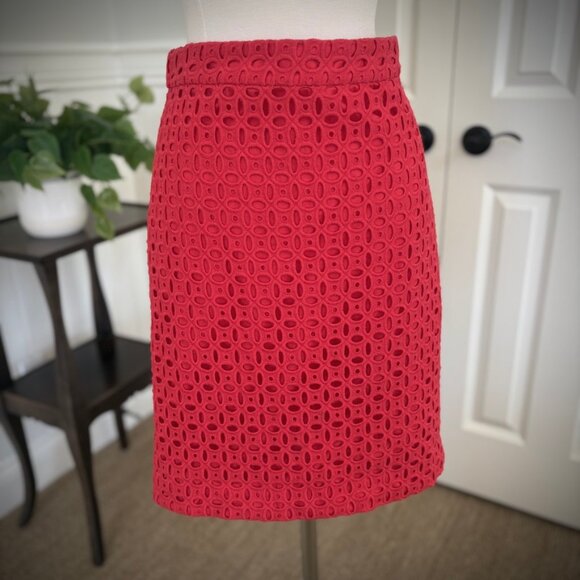J. Crew No. 2 Eyelet Pencil Skirt in Red Chili, Size 4 - Picture 2 of 12